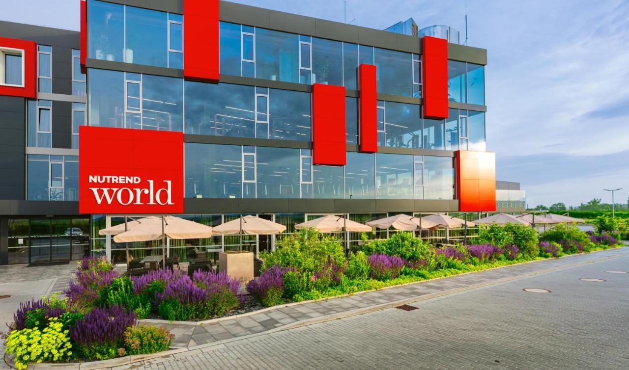 Nutrend World Hotel Оломоуц Екстериор снимка
