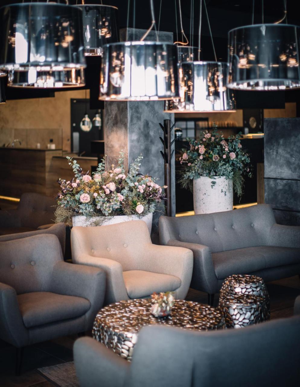 Nutrend World Hotel Оломоуц Екстериор снимка