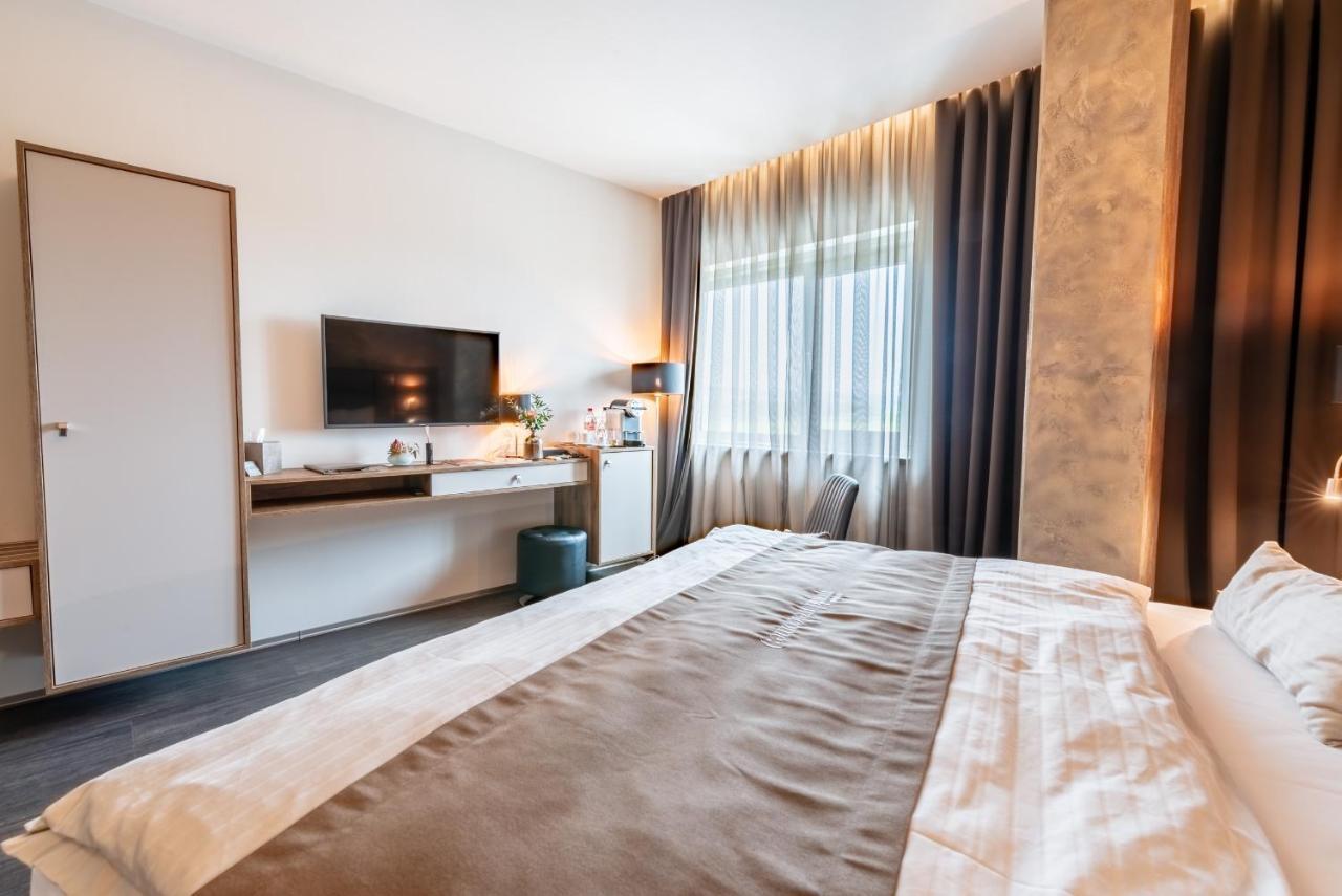 Nutrend World Hotel Оломоуц Екстериор снимка